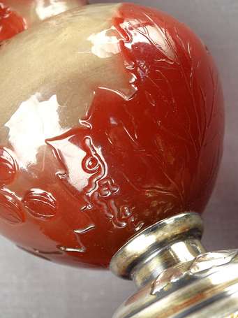 Gallé - Petit vase renflé en verre bicouche rouge 
