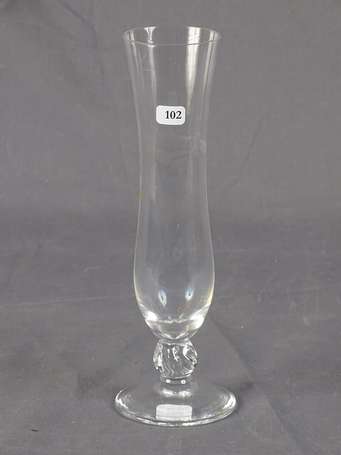 DAUM - Vase flute en cristal le pied noueux H. 