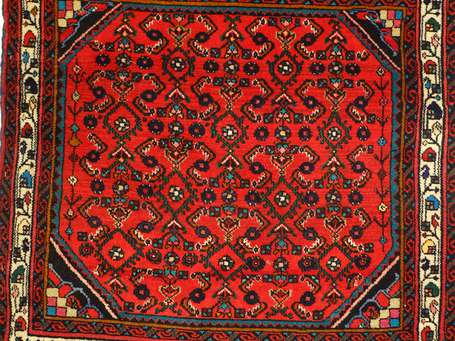 Petit tapis d'Orient en laine et coton, le champ 