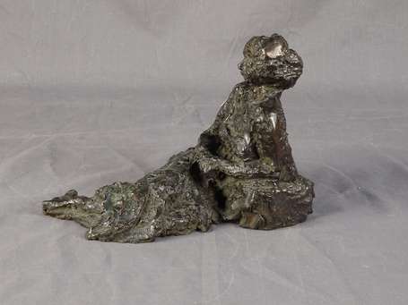 BOUISSIERES (XXe S) - Nu allongé, sujet en bronze 