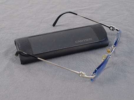 CARTIER, paire de lunettes à monture en métal 