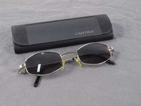 CARTIER, paire de lunettes de soleil à monture en 