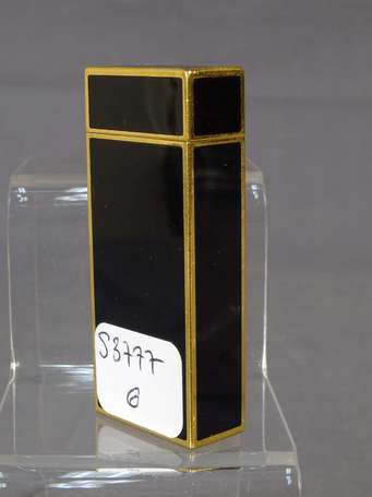 Cartier Must - Briquet femme en métal doré et 