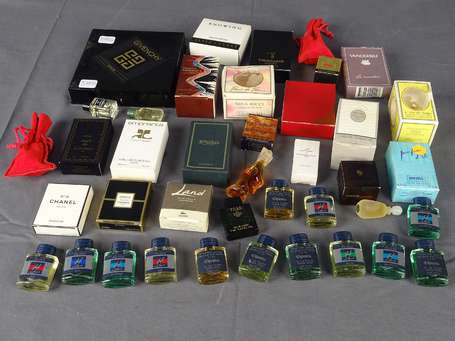 Divers parfumeurs environ 40 miniatures à parfum 