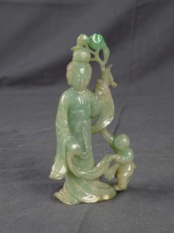 CHINE KwanYin Sujet en jade. H. 11 cm