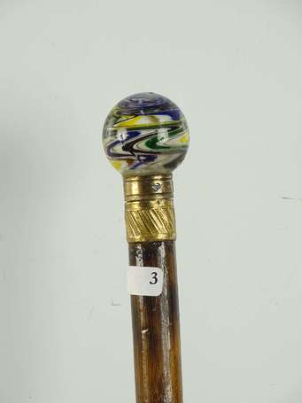 Canne le fut roseau, le pommeau sphère de verre 