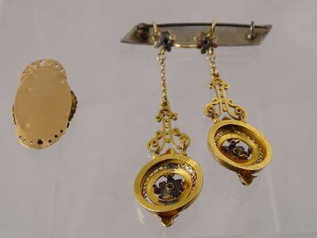 Paire de pendants d'oreille en or 750°/°°°, ils 