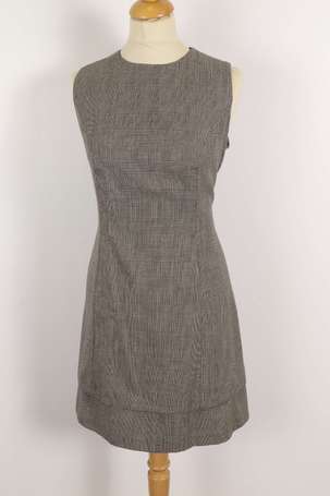GIVENCHY Vision - Robe chasuble Prince de Galles. 