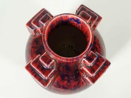 Vase boule en céramique émaillée rouge, appliqué 