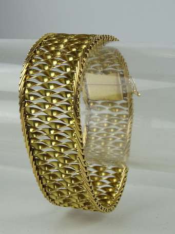 Bracelet ruban en or 750°/°°° il est composé de 