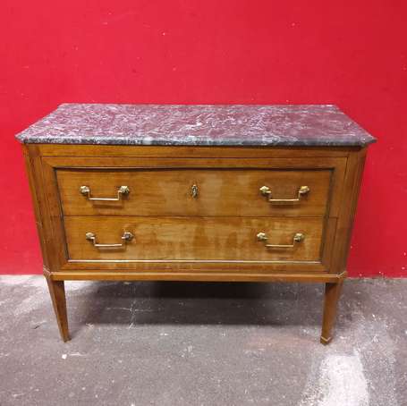 Commode d'acajou, elle ouvre à deux tiroirs sans 