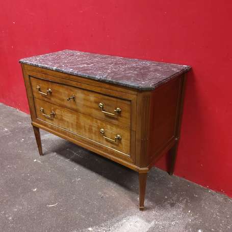 Commode d'acajou, elle ouvre à deux tiroirs sans 