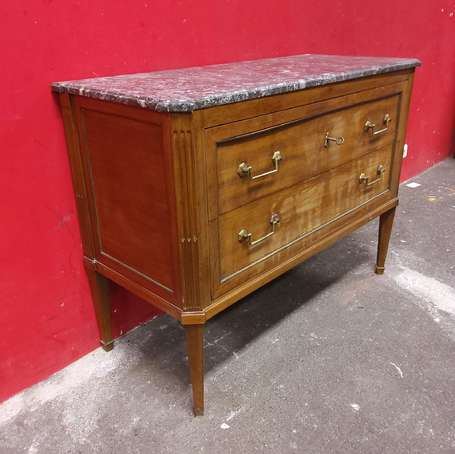 Commode d'acajou, elle ouvre à deux tiroirs sans 