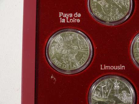 Un coffret les euros des régions 2011, complet de 