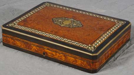 Coffret à jetons en marqueterie de bois de ronce, 