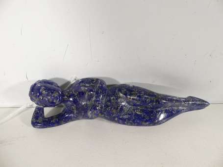 CHINE - Femme médecin en lapis lazuli sculpté 