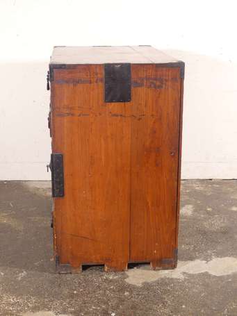 COREE - Cabinet en bois teinté ouvrant par cinq 