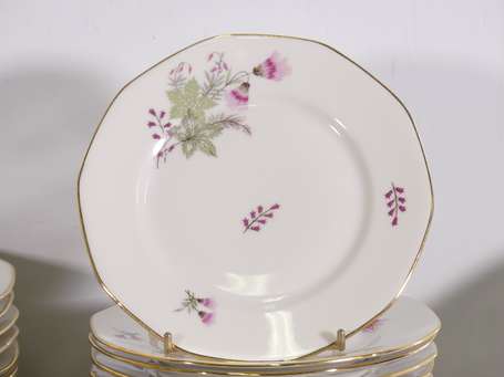 LIMOGES - Service de table 56 pièces en porcelaine