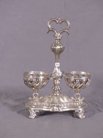 Huilier-vinaigrier en argent repoussé de côtes et 
