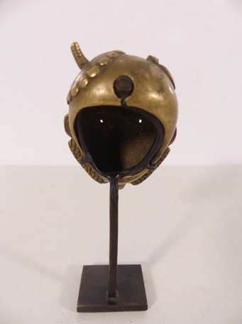 Précieux petit masque trésor en bronze, technique 