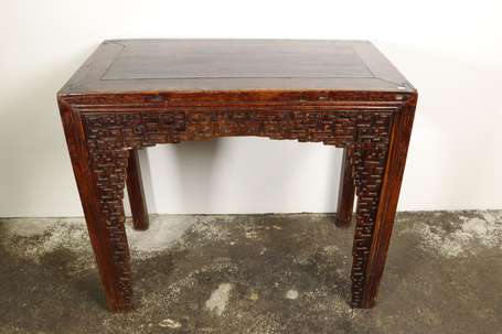 CHINE - Console en bois teinté, la ceinture 