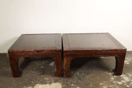 ASIE DU SUD-EST - Deux tables basses en bois 