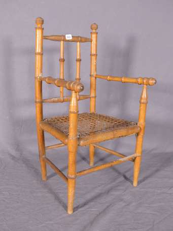 Chaise de poupée en bambou - assise cannée - 