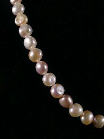 Collier de perles de culture, fermoir en or jaune 
