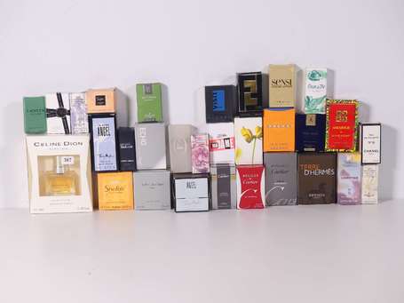Lot d'environ 30 miniatures de parfum en boite ou 