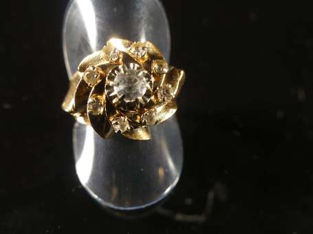 Bague dôme en or jaune 18K (750°/00) elle est 