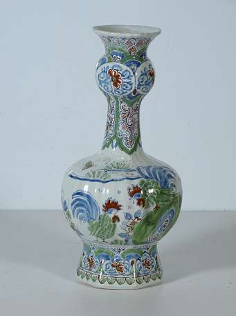 DELFT - Vase bouteille godronnée en faïence 