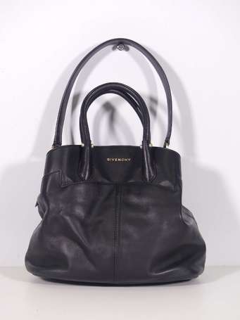 GIVENCHY - Sac à main en cuir lisse noir, double 