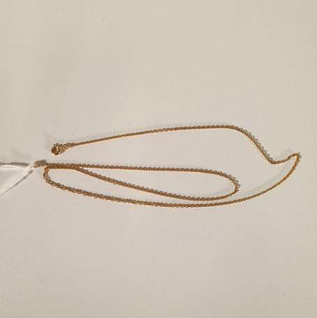 Chaine en or jaune 18K (750°/00). Poids : 4 g. 