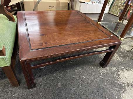 CHINE - Table basse en bois exotique, les pieds 