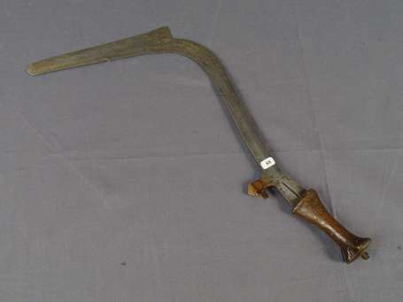 Ancien petit sabre de guerrier en fer et bois. 