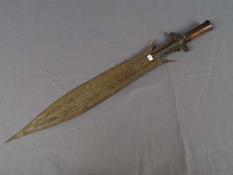 Très grand et rare sabre de guerrier en bois et 