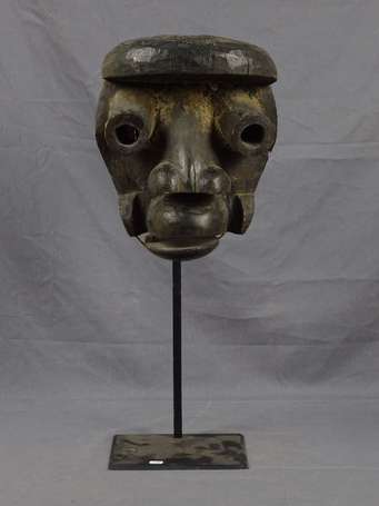 Ancien et spectaculaire masque de guerre en bois 