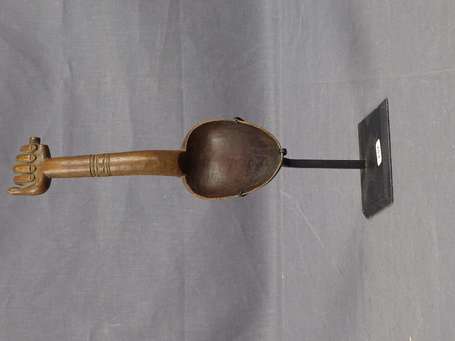 Ancienne cuillère rituelle en bois dur sculptée 