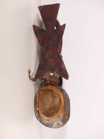 Ancien masque 'palette à bec et à corne' en bois 