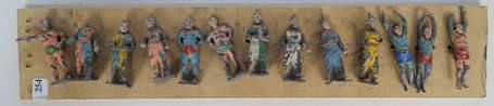 Lot d'une douzaine figurines cirque CBG  dans 