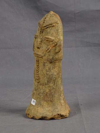 Ancien buste à usage funéraire en terre cuite 