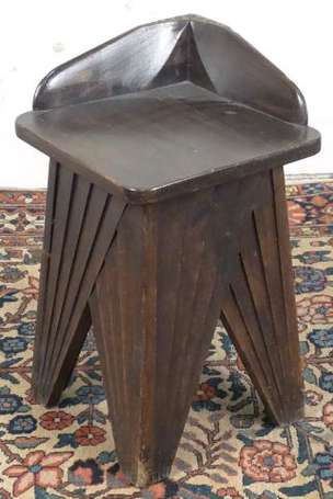 Tabouret de chantre en bois teinté, le siège à 