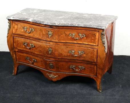 Commode tombeau en bois de placage ouvrant par 