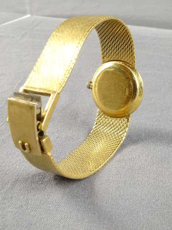 UNIVERSAL Genève - Montre Bracelet de dame en or 