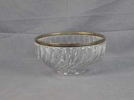 BACCARAT - Saladier en cristal moulé de 	godrons 