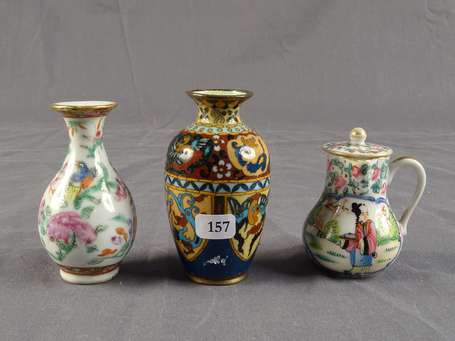 CHINE - Lot de miniatures comprenant un vase 