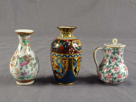 CHINE - Lot de miniatures comprenant un vase 