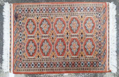Tapis Pakistan laine et coton décor de deux rangs 