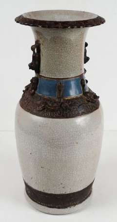 Vase balustre en grès porcelaineux  décor de frise