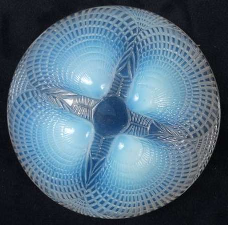 Lalique. Neuf coupes 